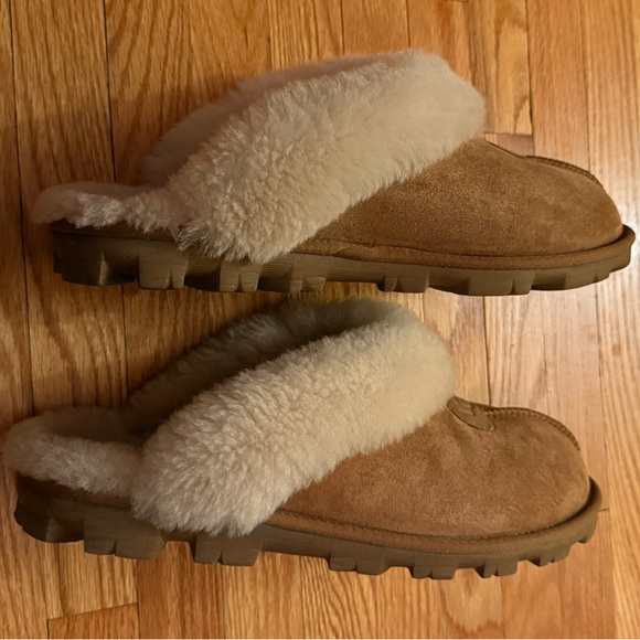 UGG chestnut Brown fluffy sheepskin Coquette Slippers size 10 ๐ - Picture 2 of 5